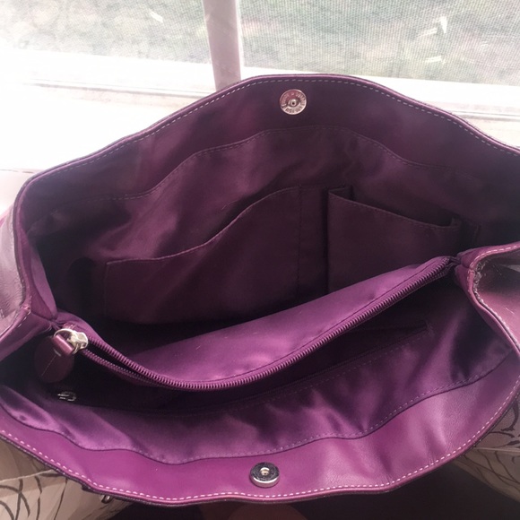 Purple Signature Coach Purse - Picture 3 of 11